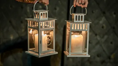 Stovka našich skautů a skautek také letos přiveze do České republiky světlo z Betléma 